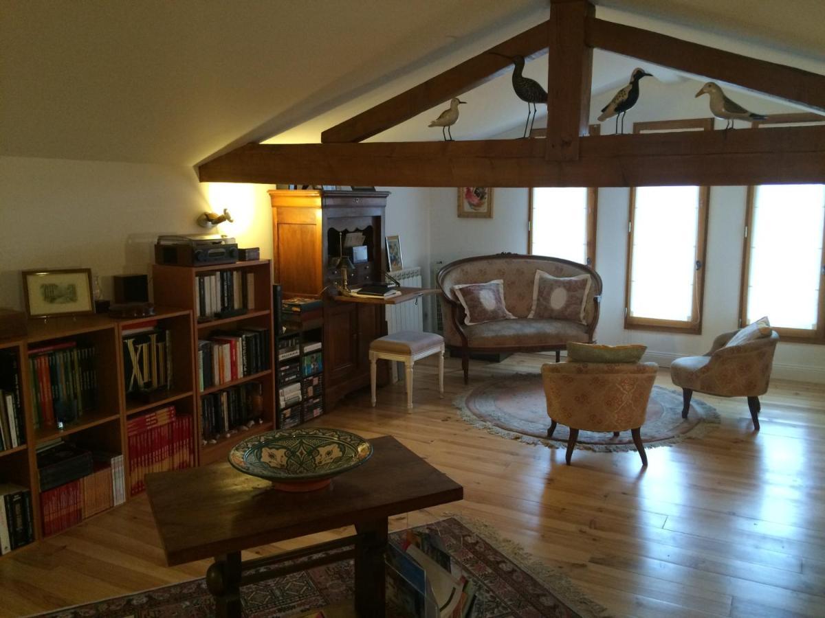 Entre Pays Basque Et Bearn Bed & Breakfast Lahontan Exterior photo
