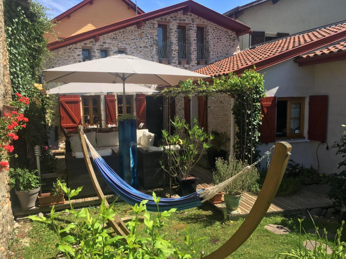 Entre Pays Basque Et Bearn Bed & Breakfast Lahontan Exterior photo